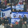Bandeiras de Israel e Palestina devem ser proibidas nos estádios da Premier League