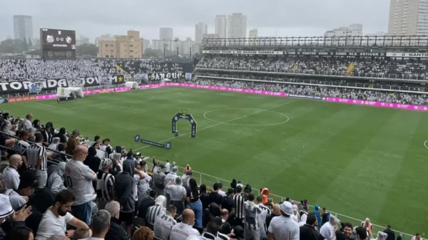 Santos enfrente o Coritiba em casa