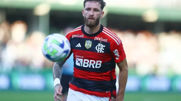 Zagueiro rubro-negro sofreu pancada contra o Grêmio