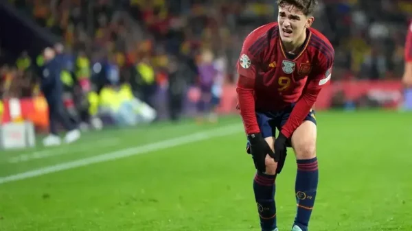 Gavi passará por cirurgia no joelho e ficará meses sem jogar (Foto: Cesar Manso/AFP)