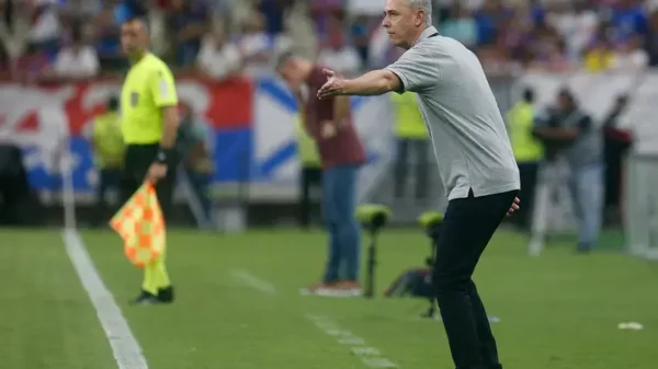 Tiago Nunes segue confiante no título do Botafogo no Brasileirão: ‘Vamos ser campeões’