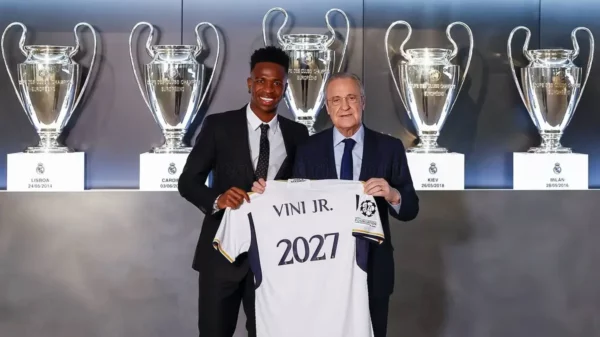 Florentino Pérez, presidente do Real, tem Vinícius como um de seus jogadores preferidos no elenco (Foto: Reprodução / X)