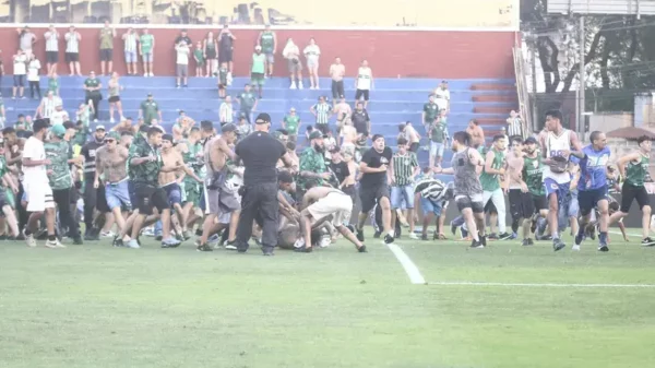 Torcedores de Cruzeiro e Coritiba brigaram no último sábado