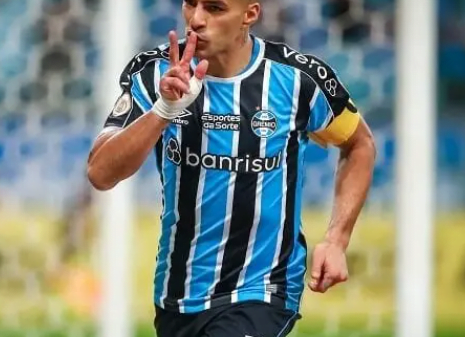 Suárez elegeu Fabrício Bruno como adversário mais difícil que enfrentou no Brasil (FOTO: LUCAS UEBEL/GREMIO FBPA)