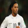 Ronaldinho Gaúcho participa de reality show turco e marca golaço de bicicleta; veja