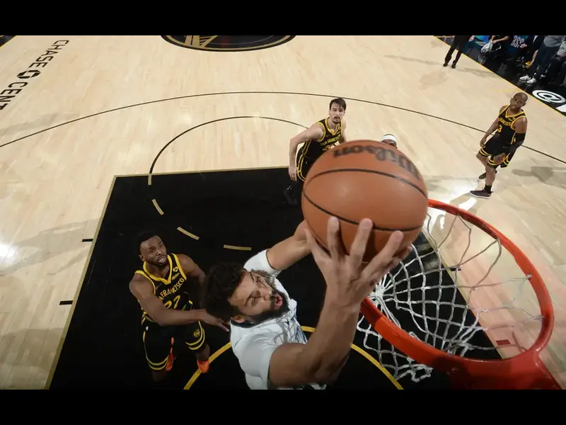 Qual é o salário do brasileiro Mãozinha Pereira na NBA?