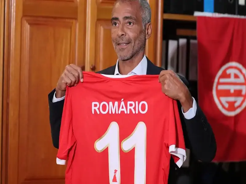 Romário ainda é senador